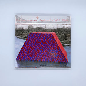 Christo and Jeanne-Claude『Barrels and the Mastaba 1958-2018』